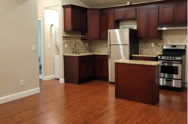 Building Photo - 15895 La Mirada Ct