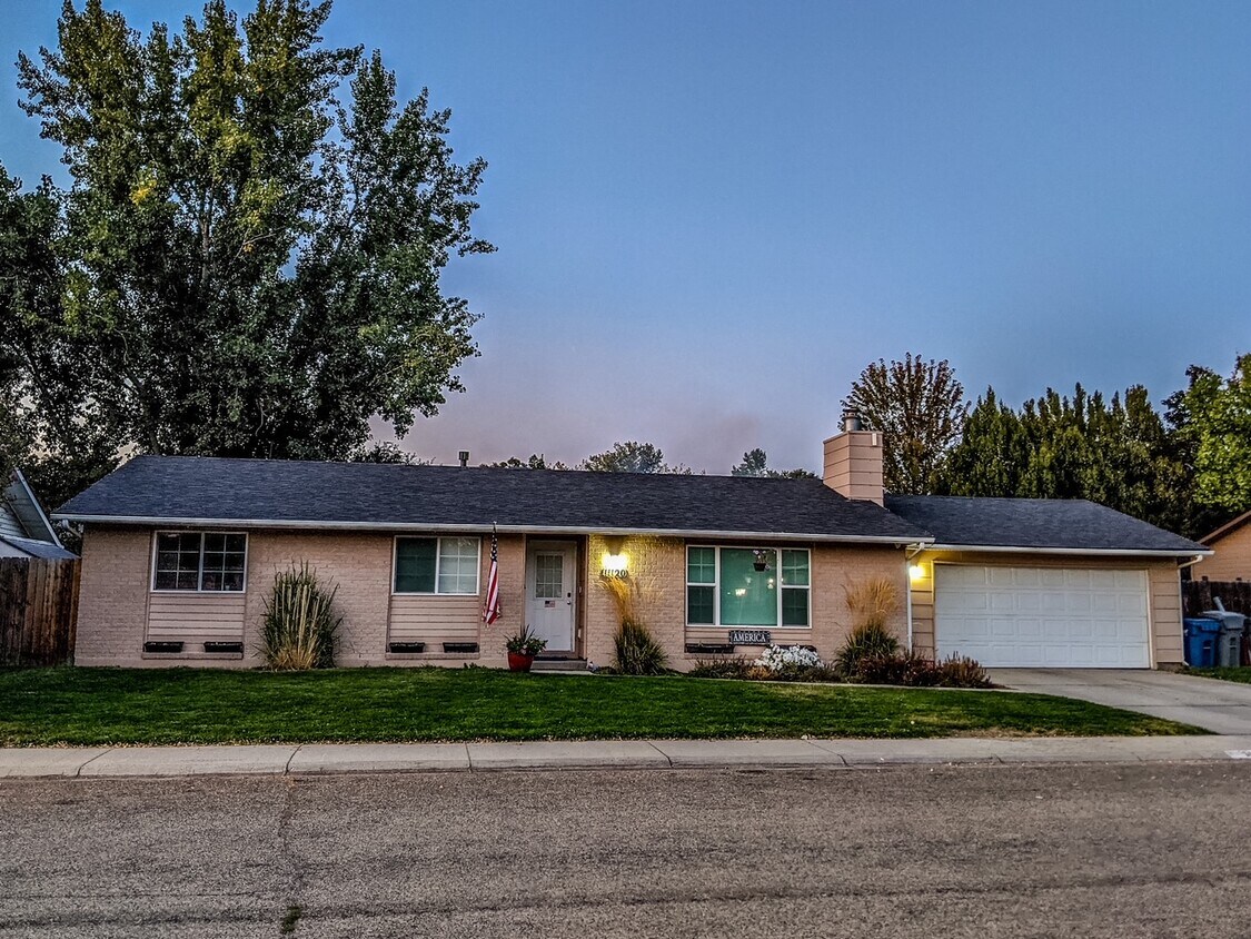Primary Photo - 11120 W Ramrod Dr