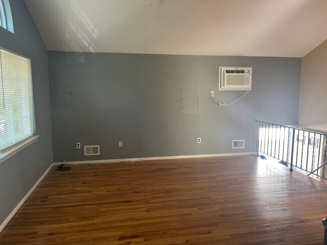 Building Photo - 56 Claypit Rd