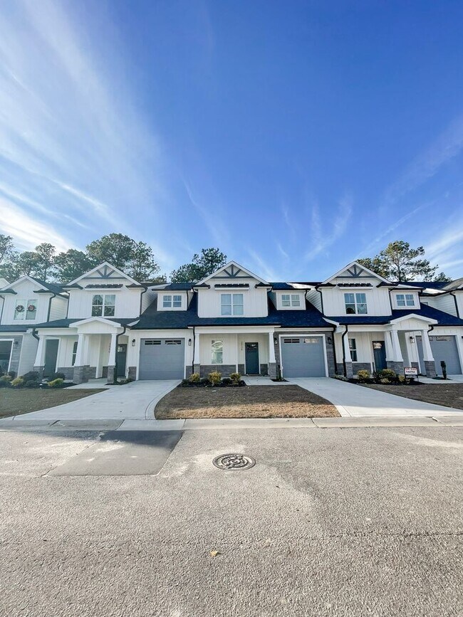 Foto del edificio - Available Now! New Build -4 Bedroom 3 Bath...