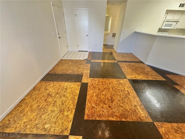Foto del edificio - 5415 W Harmon Ave