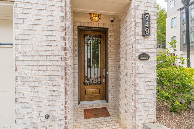 Building Photo - 4 br, 4.5 bath Townhome - 749 Lenox Lane