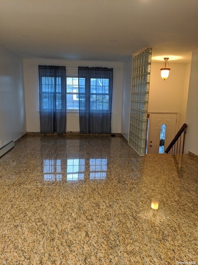 Building Photo - 120-25 Ketch Ct