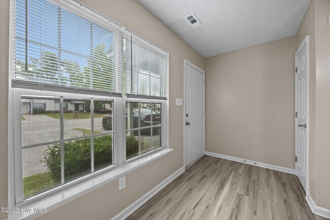 Foto del edificio - 117 Mesa Ln