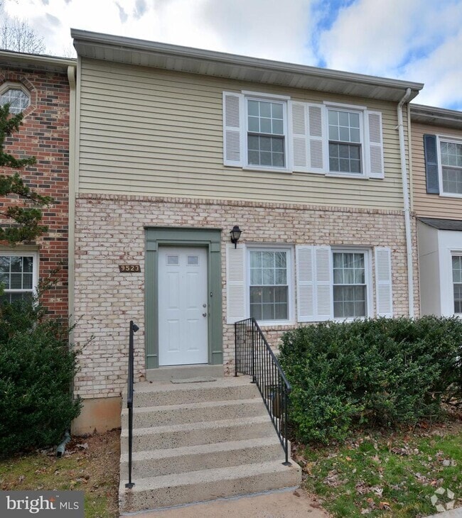 Apartments For Rent in Merrifield, VA with Yard 1 Rentals