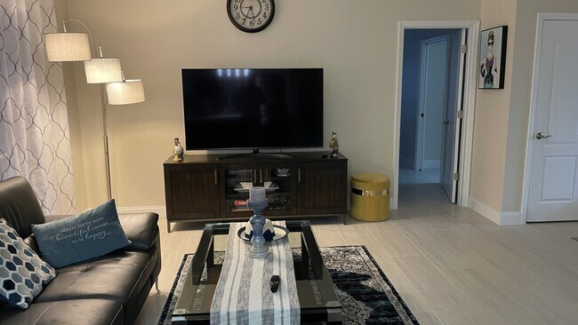Foto del edificio - 4706 Maid Marian Ln