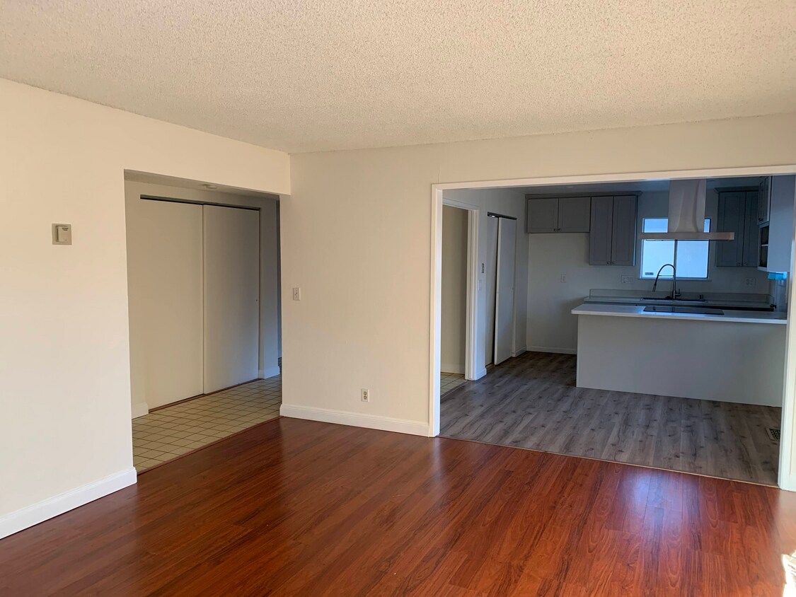 Foto principal - 5481 Thornwood Dr