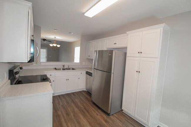 Building Photo - 420 Andover Dr