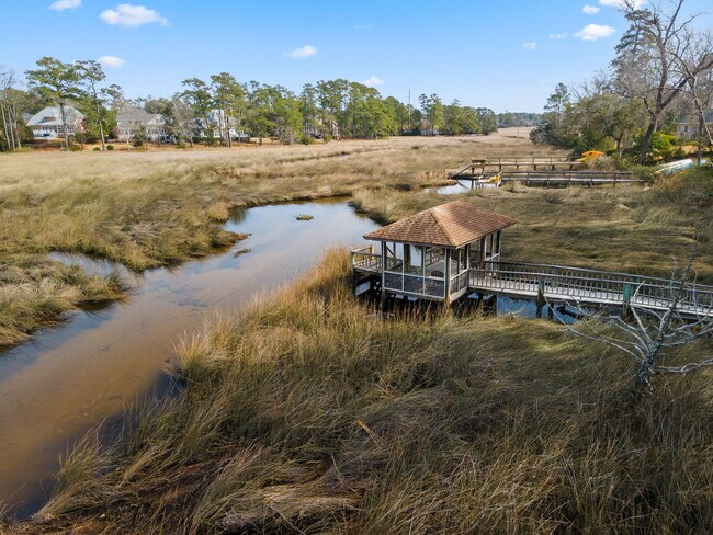 Foto del edificio - 303 Crooked Creek Rd