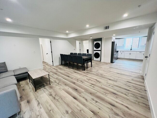 Foto del edificio - 1530 W 37th St -- Housing near USC/Ktown