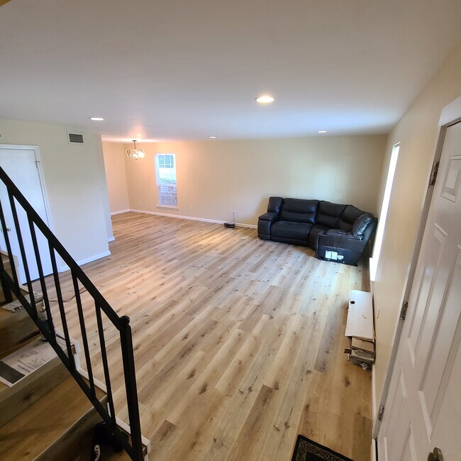 Living Room2 - 9625 Irby St
