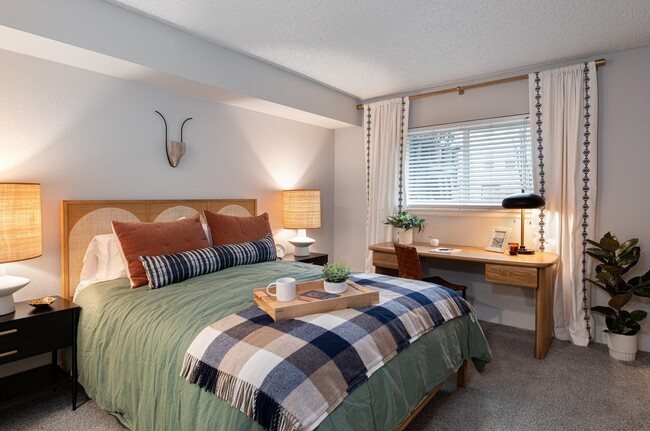 Building Photo - Ironwood at the Ranch