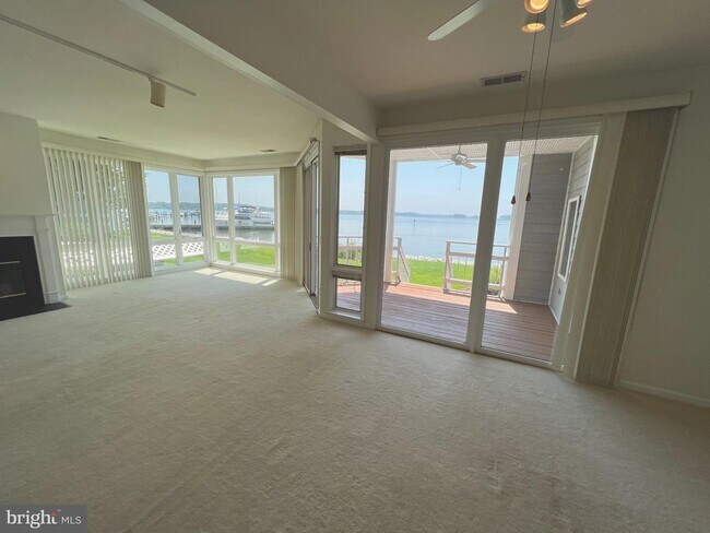 Building Photo - 711 Oyster Cove Dr