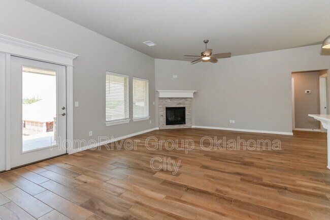 Building Photo - 5216 Bing Cir