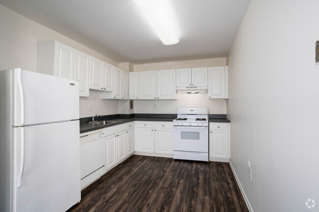 2BR, 2BA - 1,066SF - Kitchen - Duffield House Apartments