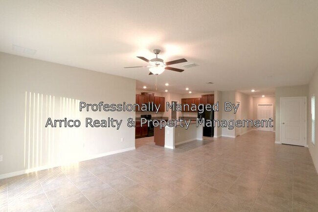 Building Photo - 17034 Yellow Pine St
