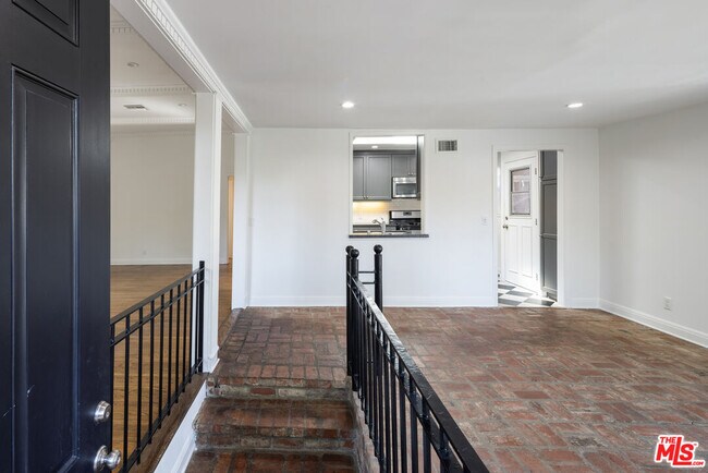 Foto del edificio - 437 Norwich Dr