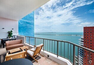 Building Photo - 1581 Brickell Ave