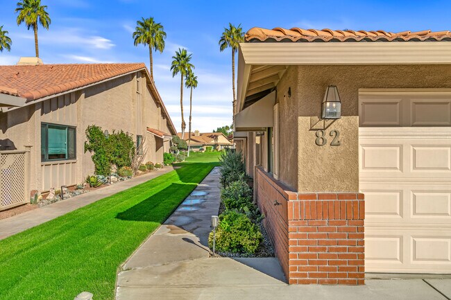 Building Photo - 82 Conejo Cir