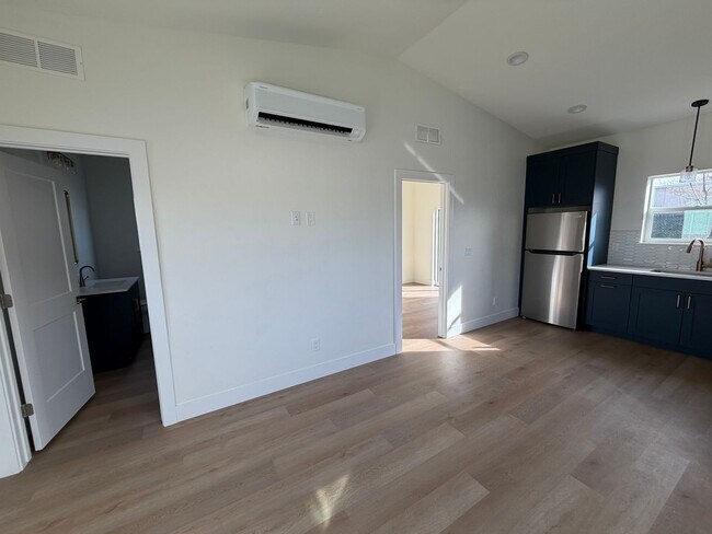 Foto del edificio - Available Now-Brand New 1-Bed Cottage in the Heart of Boise