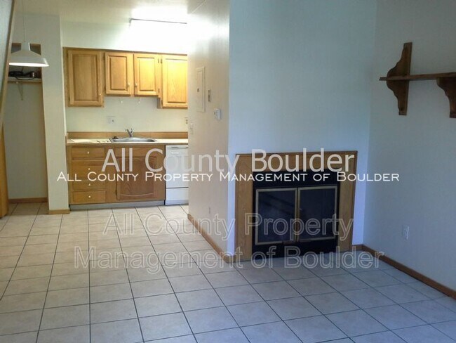 Foto del edificio - 1825 Marine St