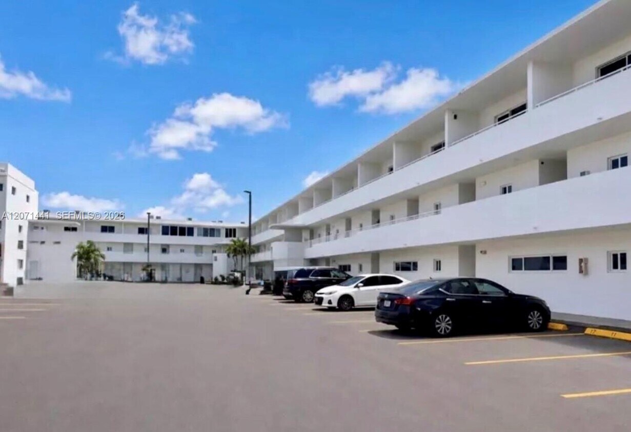 Foto del edificio - 5611 W 25th Ct