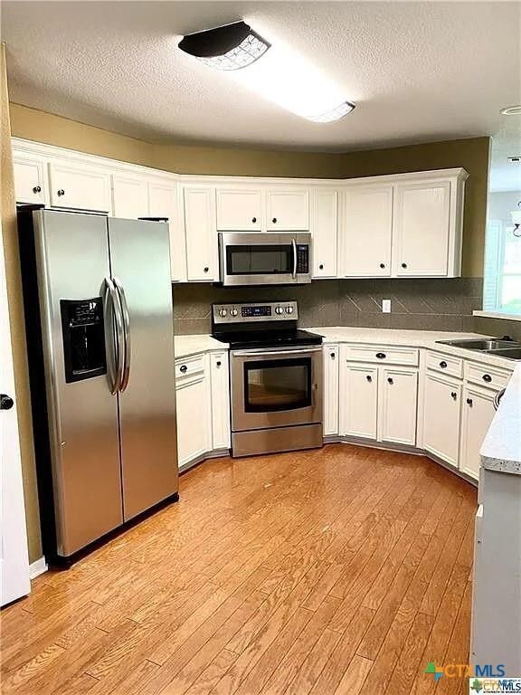 Foto del edificio - 3104 Valley Oaks Cir