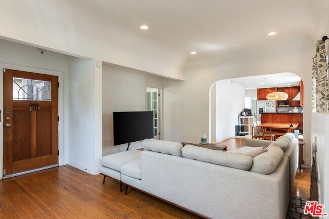Foto del edificio - 2310 Manning Ave