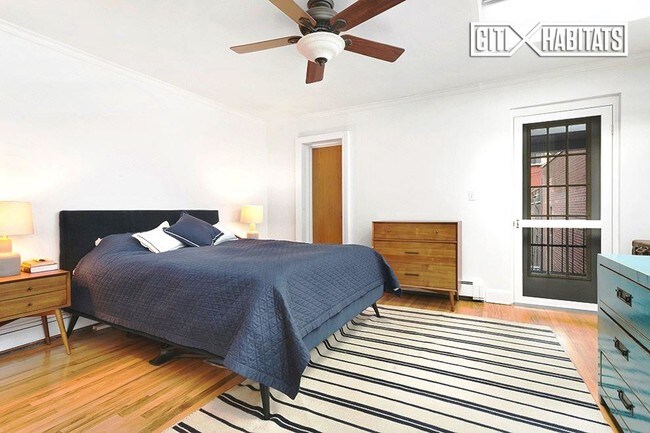 Building Photo - 17 W 68th St