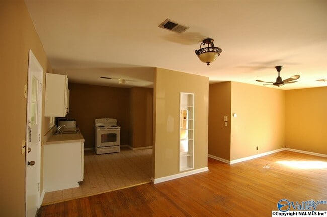 Foto del edificio - 4110 Broyles Ave SW