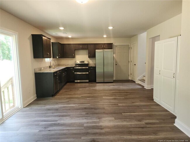 Building Photo - 7811 Lucinda Ln