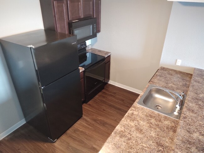 Foto del edificio - 825 Kirkwood Pkwy SW