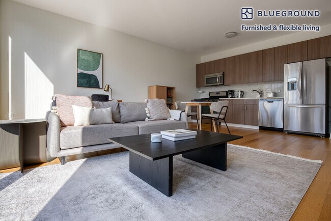 Foto del edificio - 340 E North Water St