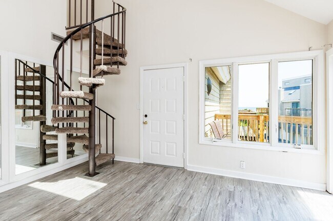 Building Photo - Chesapeake Bay  Condo Ready Now!
