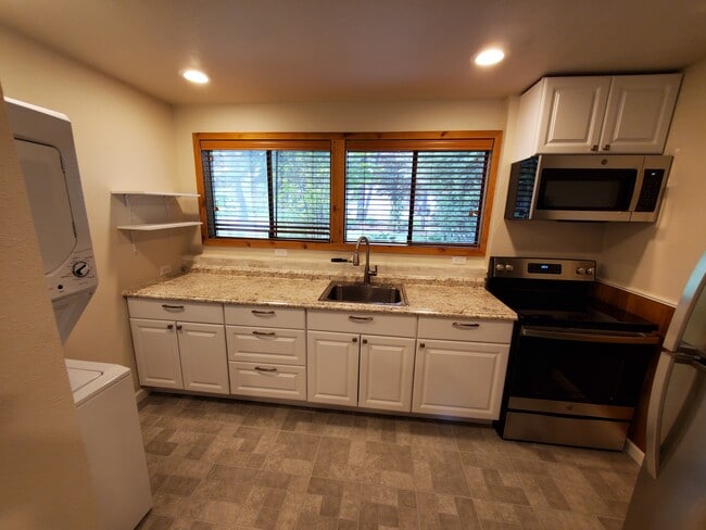 Building Photo - 5311 S Martin St