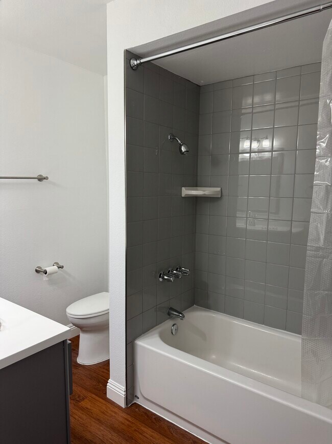 Foto del edificio - 1374 N Cuyamaca St