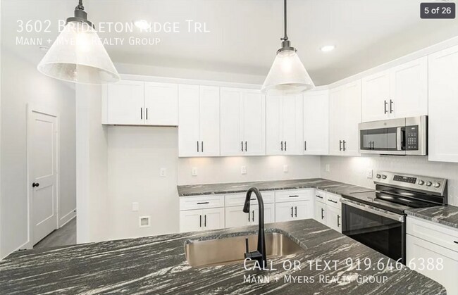 Foto del edificio - 3602 Bridleton Ridge Trail