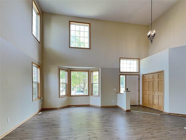 Building Photo - 2135 Lake Lucy Rd