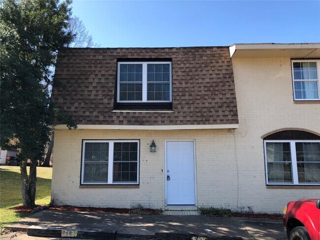 Building Photo - 513 N Betty Jo Dr