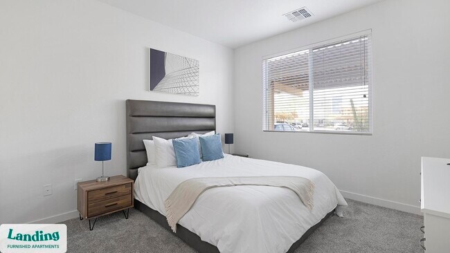 Foto del edificio - 2323 N 150th Dr