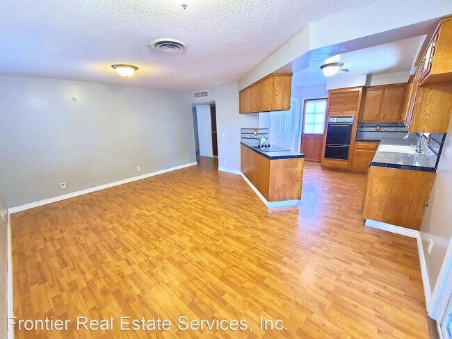 Foto del edificio - 3 br, 2 bath House - 4112 Charter Oaks Ave