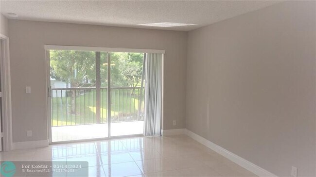 Building Photo - 2228 N Cypress Bend Dr