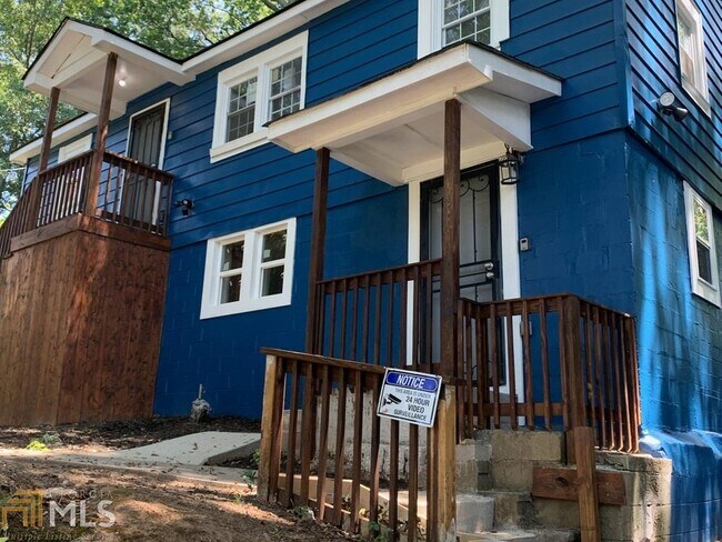 Building Photo - 2228 Pansy St NW