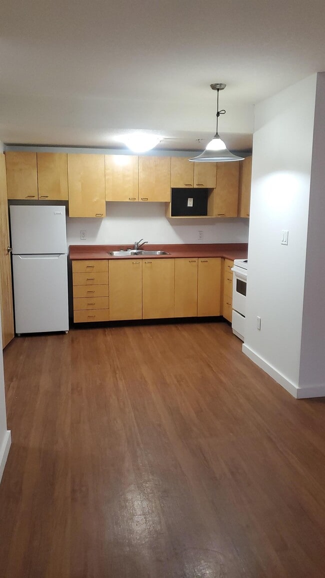 Building Photo - 238-238 Selby St