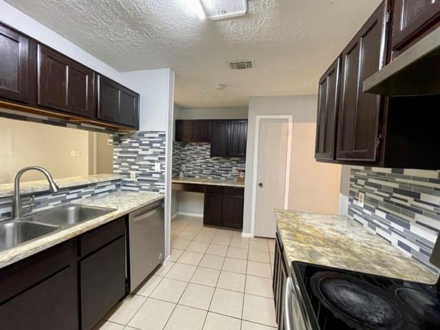 Building Photo - 9622 Homeland Dr