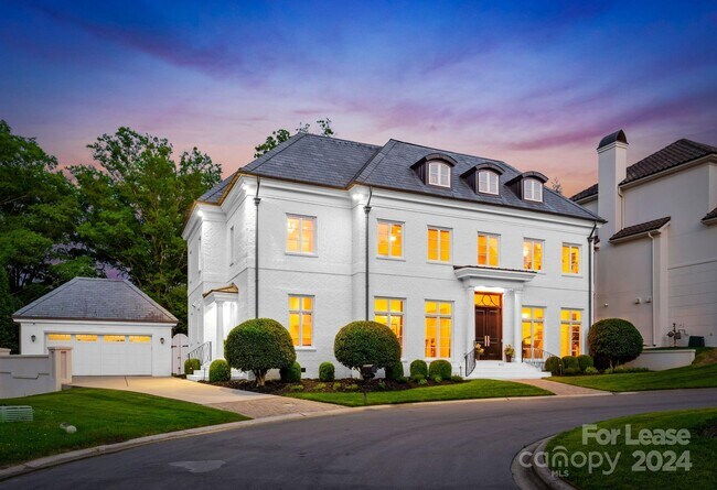 Foto del edificio - 8411 Double Eagle Gate Way
