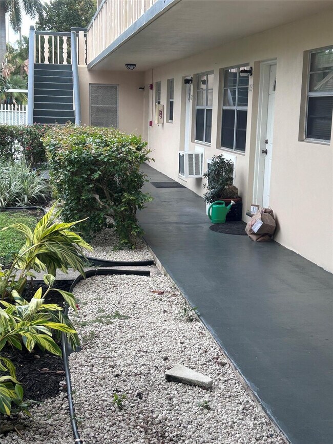 Building Photo - 801 S Federal Hwy