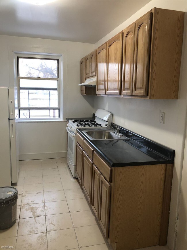 Building Photo - 1 br, 1 bath Apartment - 38 Park Ave