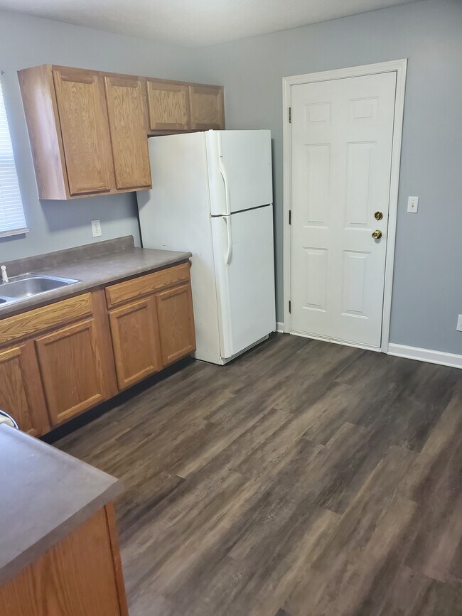 Foto del edificio - 1907 E Balsam Ct