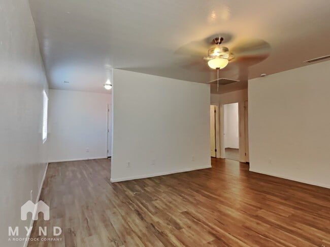 Foto del edificio - 9163 W Washington St